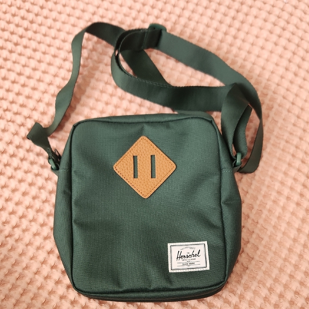 Herschel Supply Co Heritage Crossbody Dark Green Travel Vacation Weekend Getaway